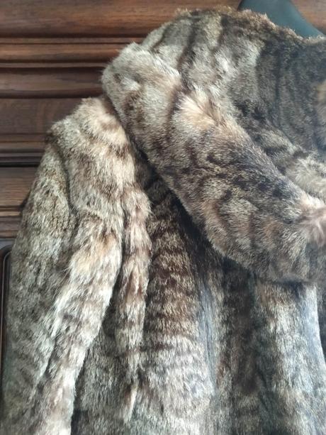 Kožuch (bunda) s kapucou č.44 (xl), 44