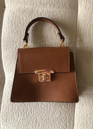 Hnedá malá kožená kabelka, 