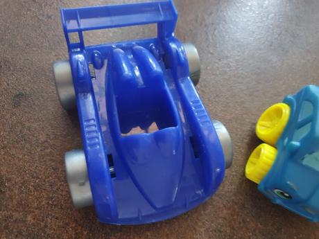 3 autíčka  pre najmenších, 