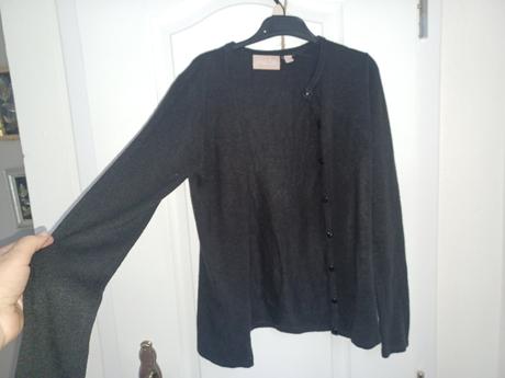 Elegantný svetrik, s