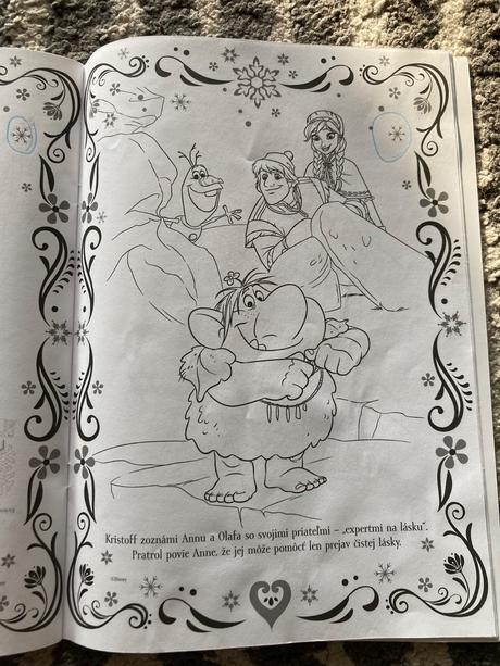 Vymaľovánky a časopis frozen,