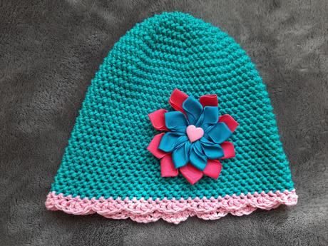 Krásna háčkovaná čiapočka 98-104, výborný stav., 98