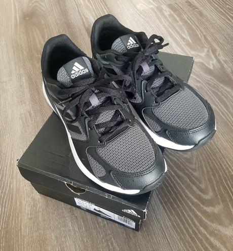 Nenosené tenisky, adidas,39