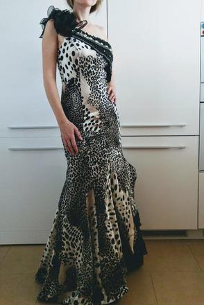 Luxusne spolocenske saty, 38