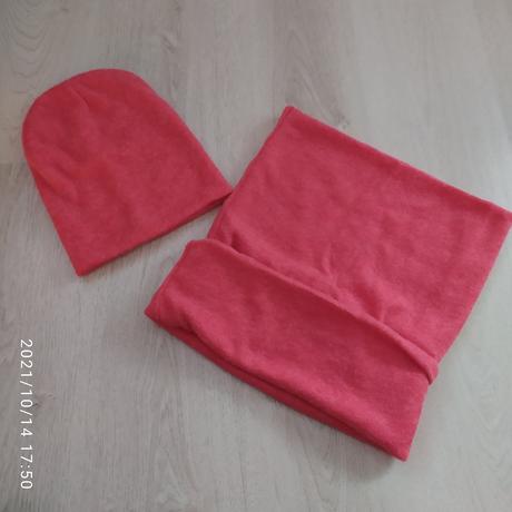 Čiapka a nákrčník, m / s