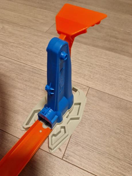 Hot wheels dráha masívna slučka, 