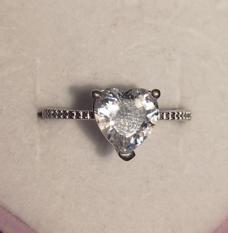 Zasnubny srdieckovy prstienok, 