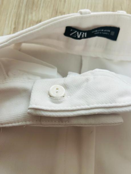 Krásne elegantné šortky značky zara, zara,m