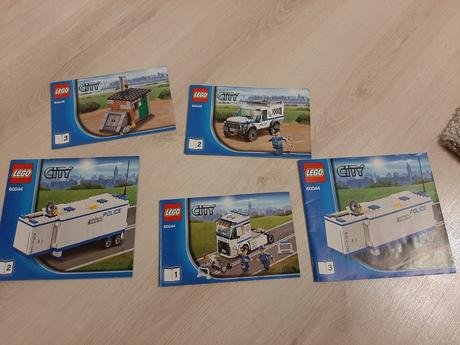 Lego-policajný kamion + dalšie autá a čln, 