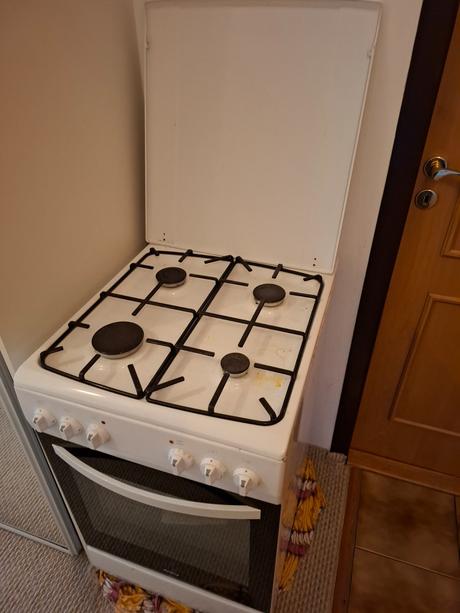 Plynový sporák s elektrickou rúrou, amica