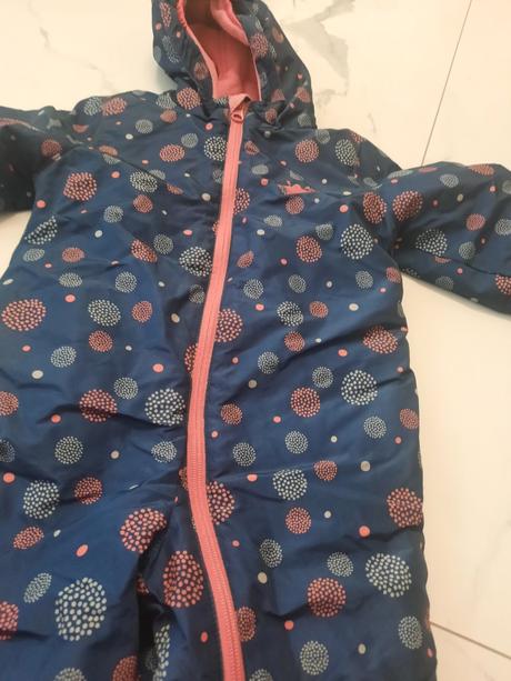 Overal sneh, lupilu,86