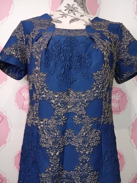 Spoločenské šaty, 42