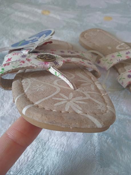 Dievčenské plážové žabky, 30