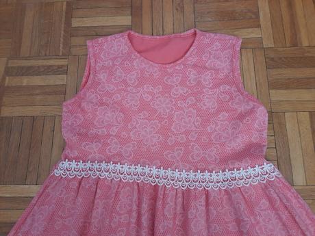 Dievčenské šaty, 122