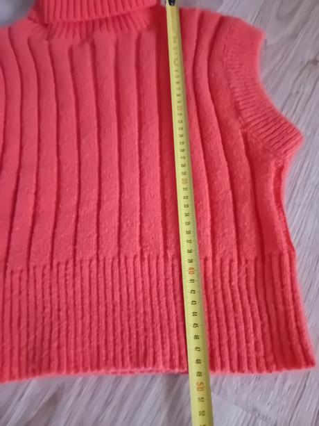 Oranžová vesta, gate,40