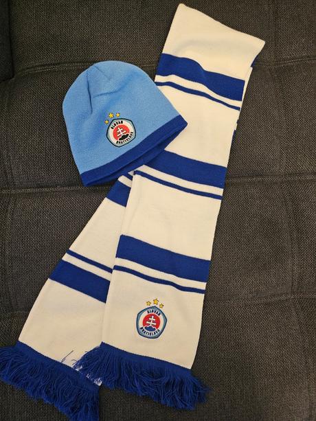 Čiapka a šál  - orig. šk slovan bratislava, kappa,m