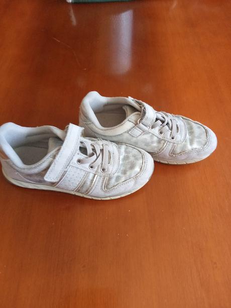 Strieborné tenisky, 35