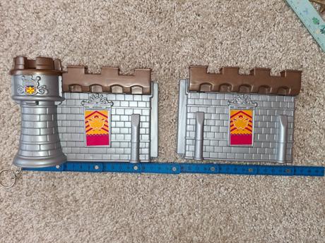 Rytiersky hrad aj s rytiermi, 