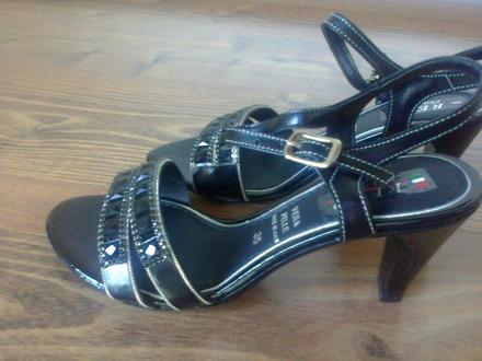 Čierne sandálky, 35