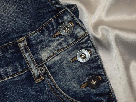 Kvalitné riflová sukňa na traky, xs