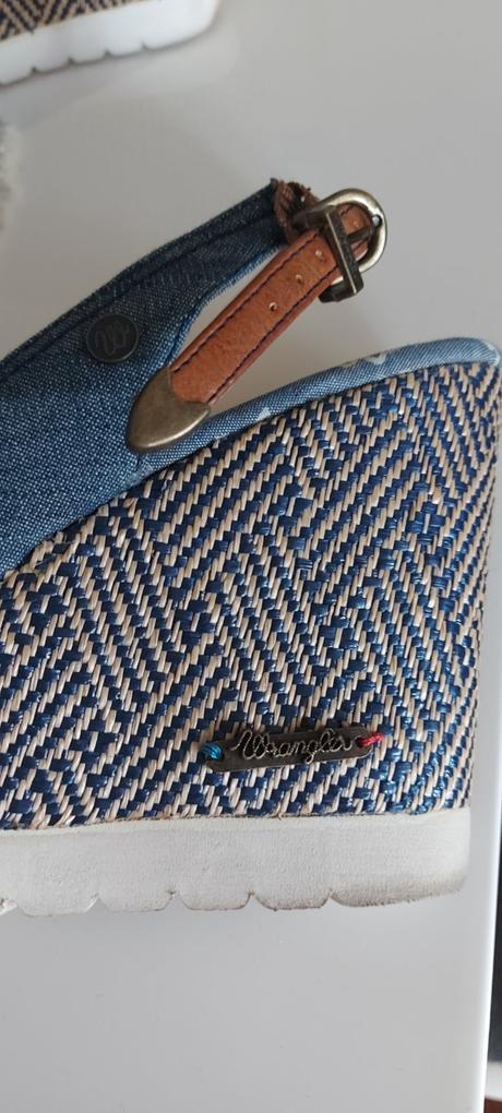 Sandalky, wrangler,39