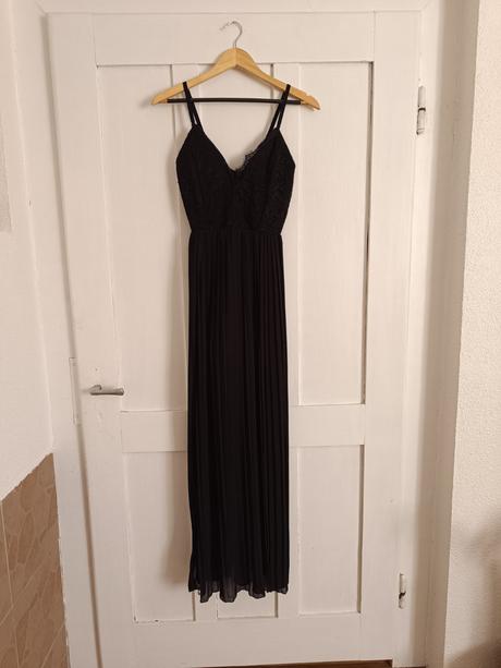 Čierne šaty so šortkami, s