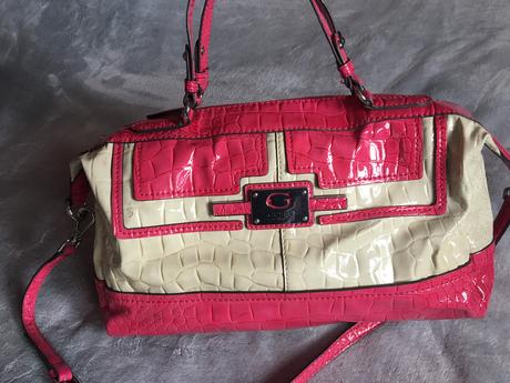 Kabelka guess, guess