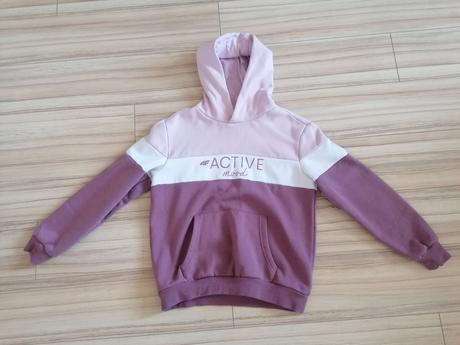 Mikina s kapucou, 152