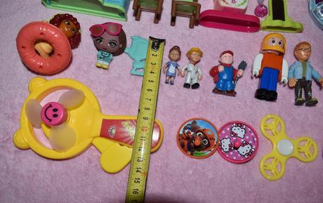 Nábytok figúrky a iné, 