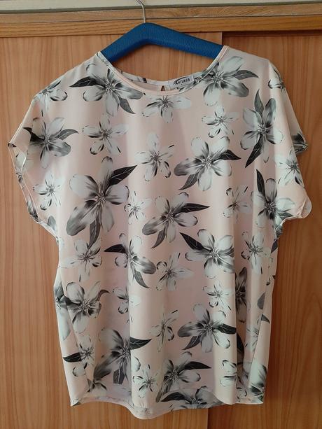 Blúzka ružová s kvetmi, l