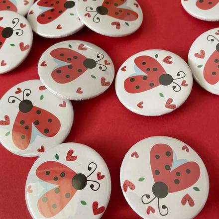 Odznak lienka lienočka na rozdávanie,