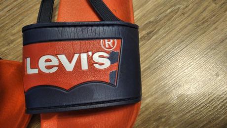 Levis šľapky, levis,24