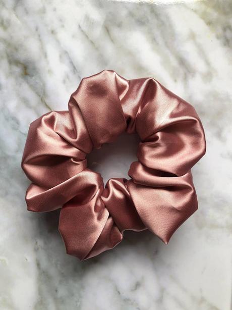 Saténová gumička scrunchie staroružová, 