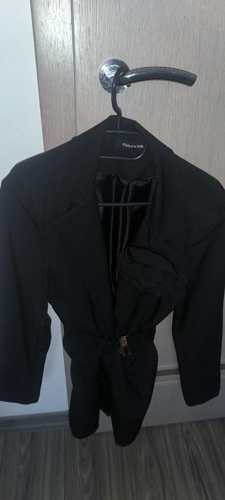 Predĺžené sako s opaskom, 