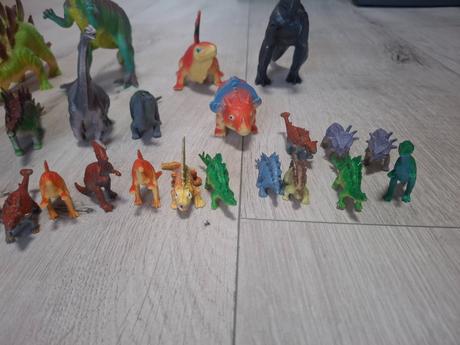 Dinosaury v roznej velkosti, 