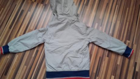 Podšitá vetrovka, 104