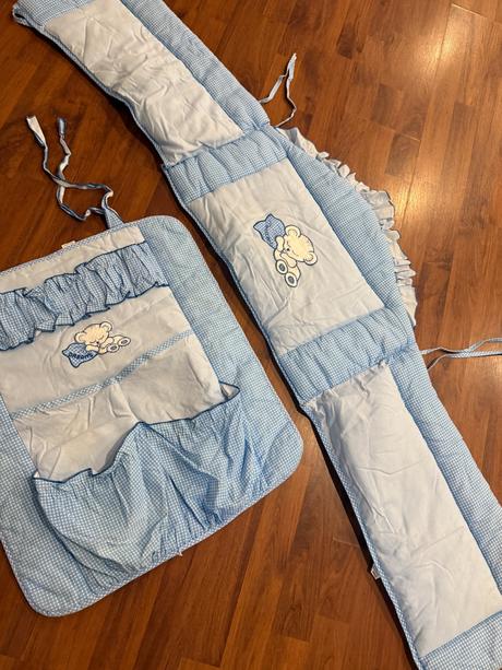 Baldachyn, zábrana do detskej postieľky + vreckár,