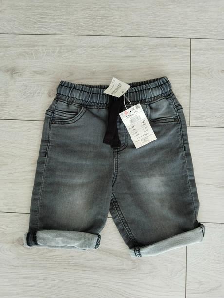 Šortky reserved, reserved,104