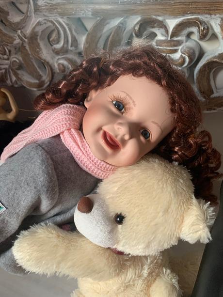 Zberatelska porcelanova babika, 