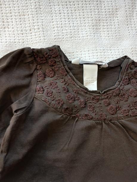 Dievčenské tričko s kvetmi tmavohnedé h&m (68), h&m,68