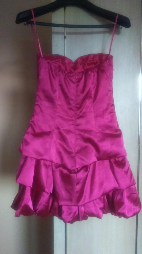 Cyklaménové spoločenské šaty, 36