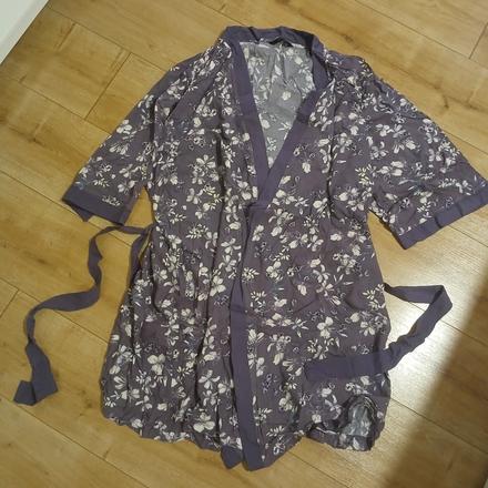 Fialový kvietkovaný župan, tchibo,46