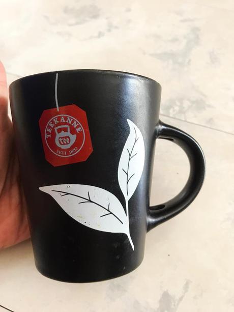 Porcelánový hrnček teekane, 