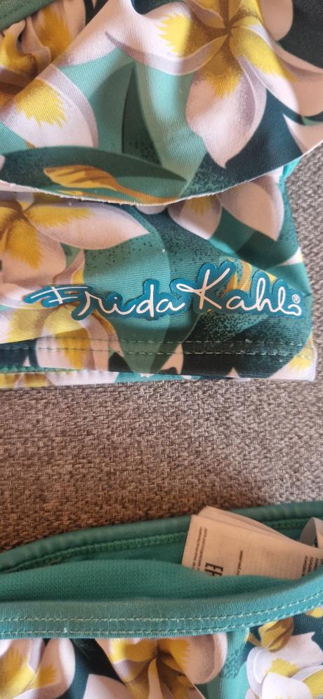 Plavky reserved frida kahlo 98-104, reserved,104