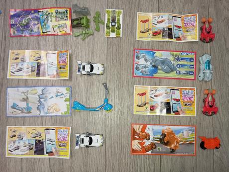 Autíčka a pohyblivé hračky kinder surprise 7,