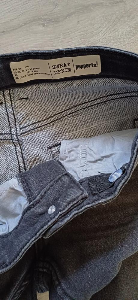 Tmavošedé rifle 146, pepperts,146