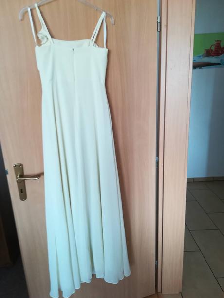 Vanilkové šaty, 38