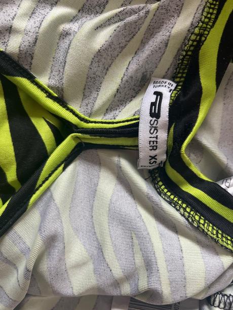 Tričko s holým chrbtom, gate,xs