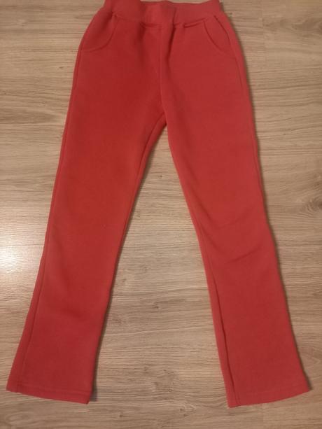 Hrubé tepláky, 146