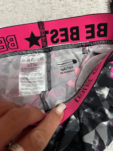 Kraťasy a leginky 146/152, 146